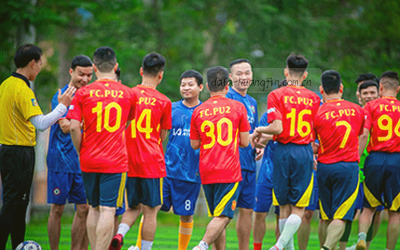 DAFABET电脑端个人设置界面抽象图，金色齿轮与滑块元素